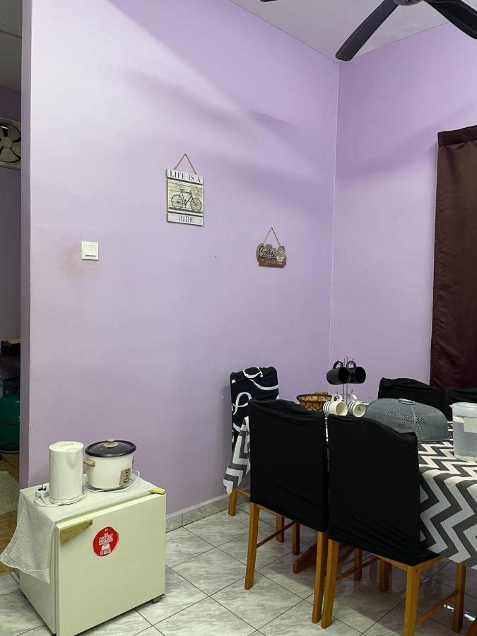 Ummi Holiday home *